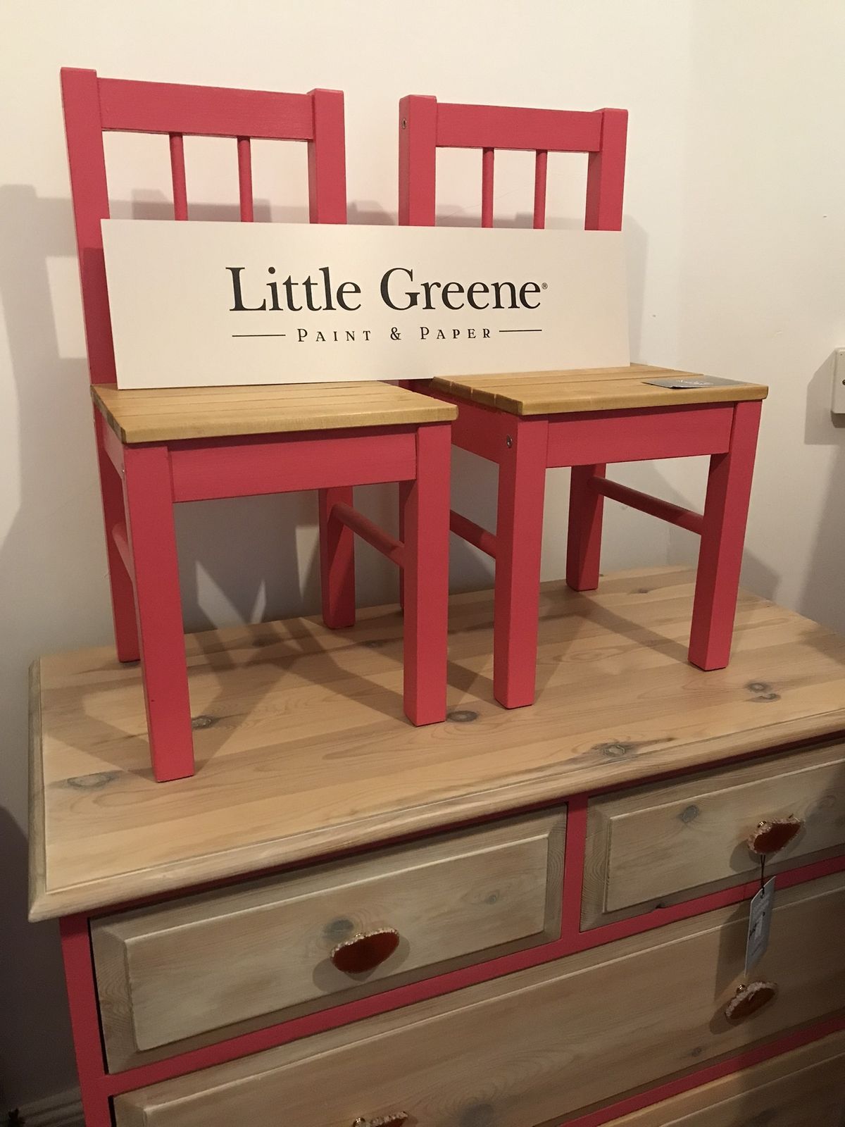 Set Of 2 Pink Children's Chairs photo vintage