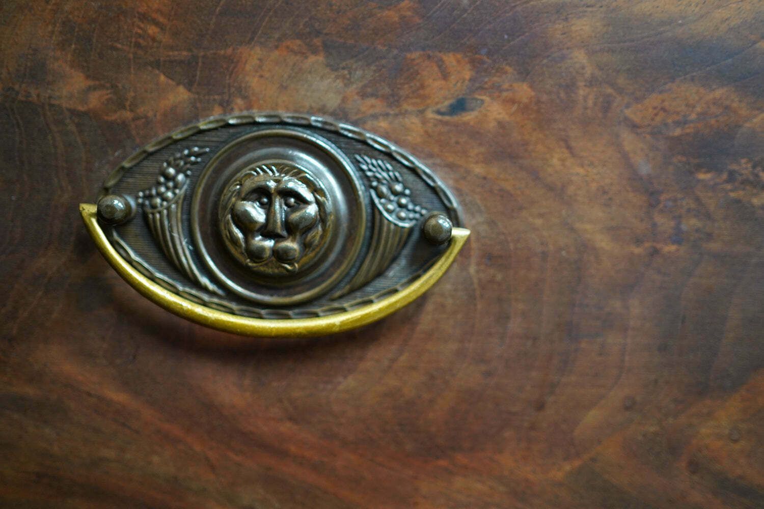 photo vinterior A Fine Regency Period Mahogany & Ebonised Egyptian Revival Chest Of Drawers C.1810