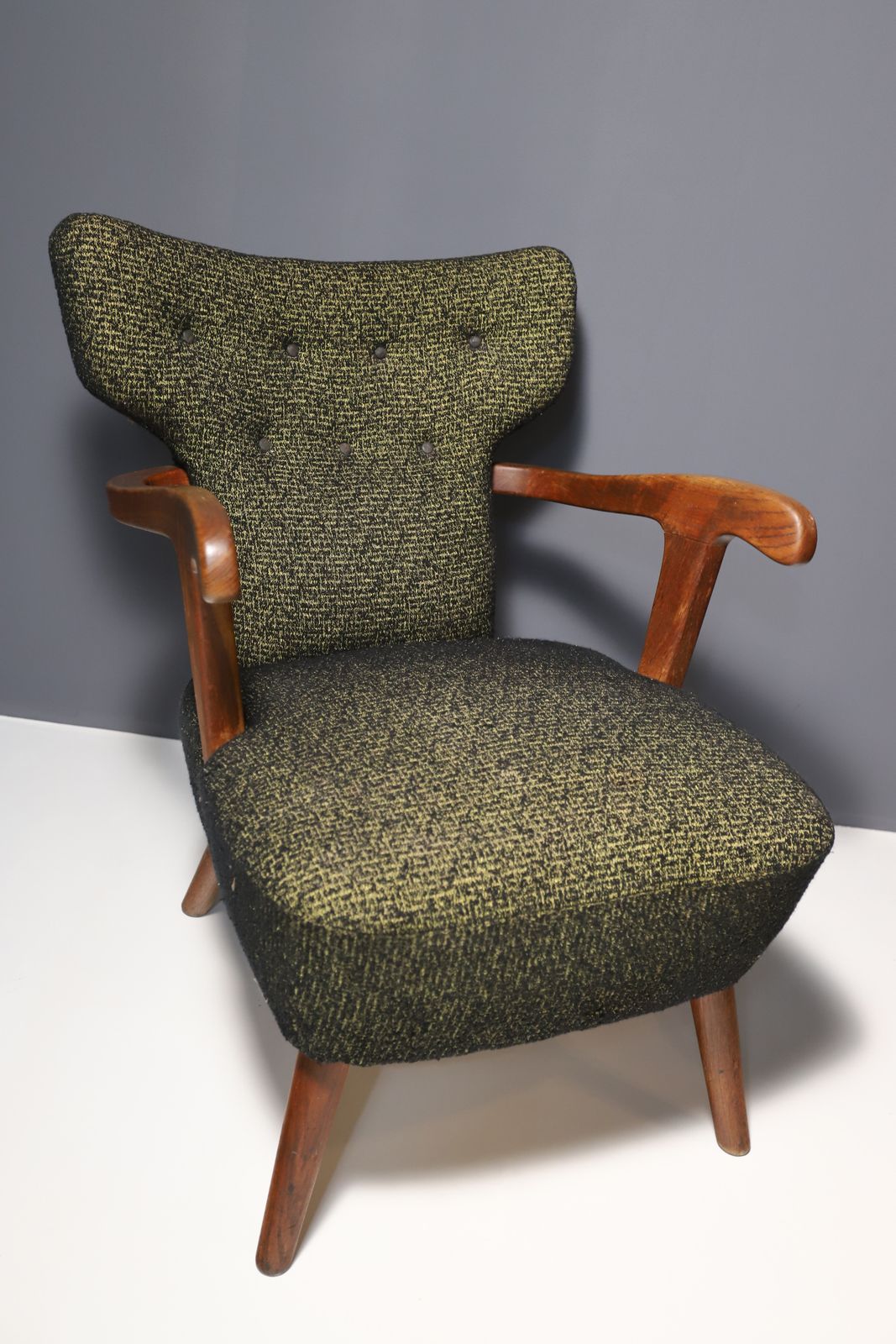 photo vintage Pair Of Mid Century Wingback Armchairs, Czechoslovakia, Circa 1940´S