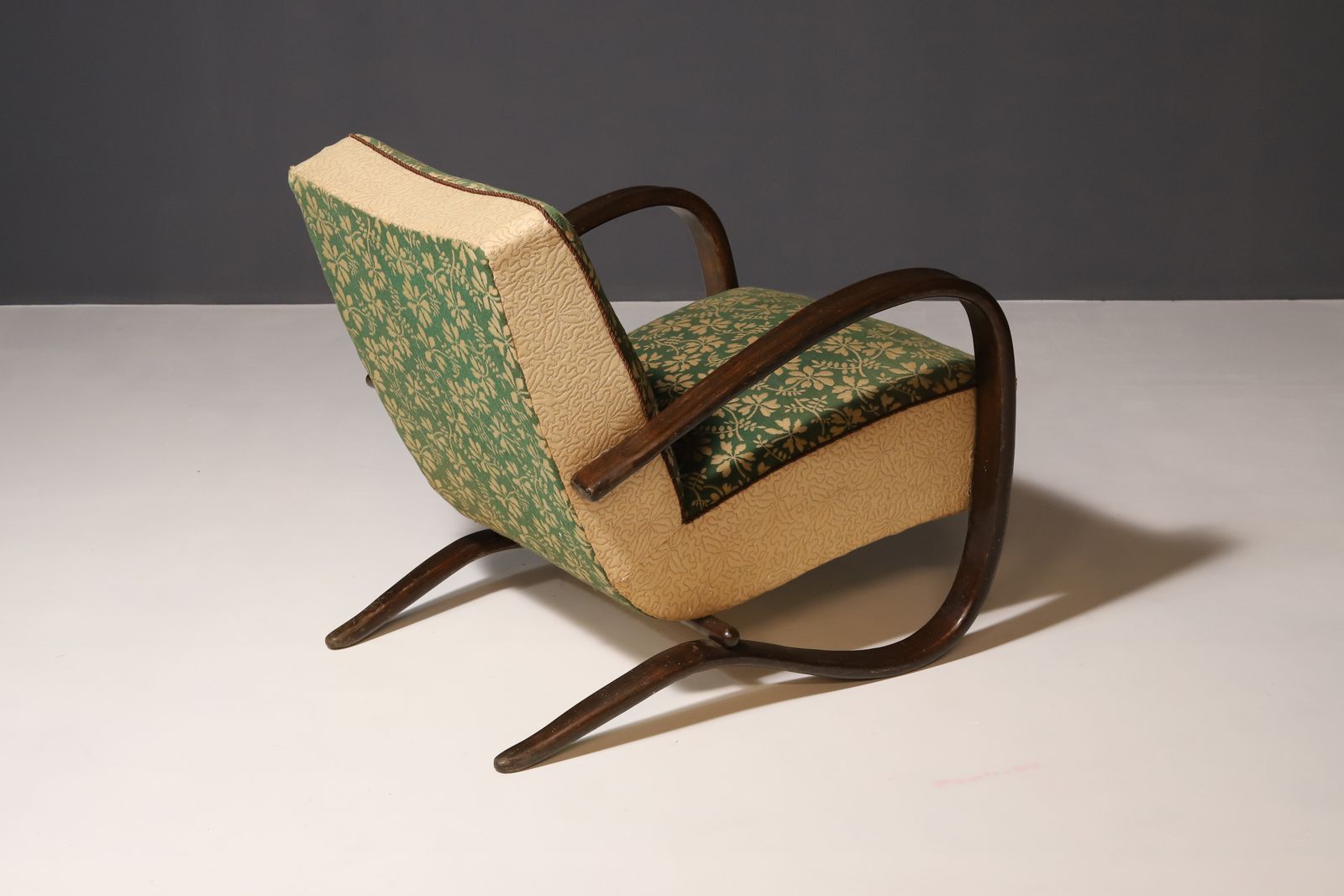 photo furniture Bentwood Armchair H 269 By Jindřich Halabala For Up Závody, 1930´S
