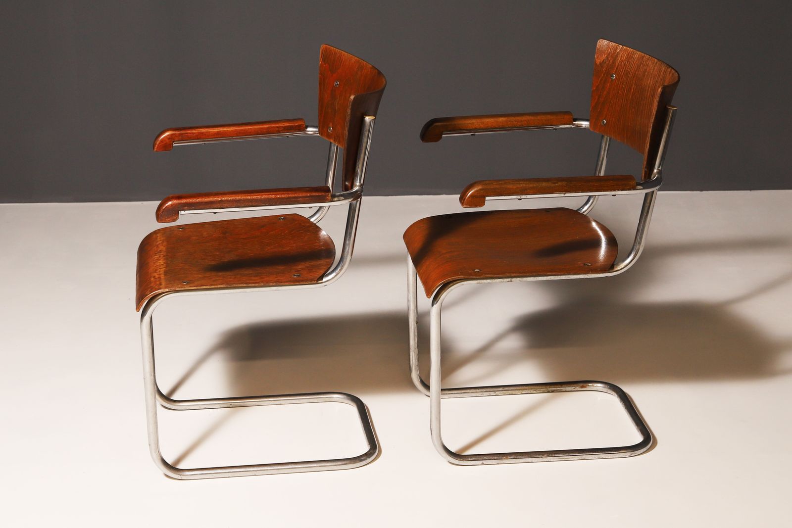 photo buy Pair Of Tubular Desk Chairs B43 By Mart Stam, 1930´S