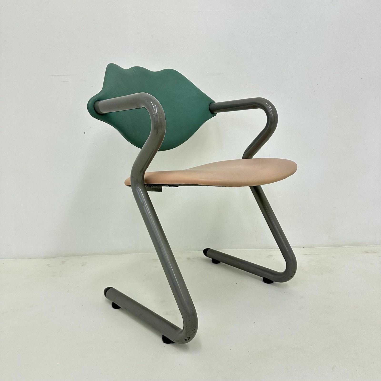 photo for sale Memphis Stijl Lederen Fauteuil, Jaren 1980