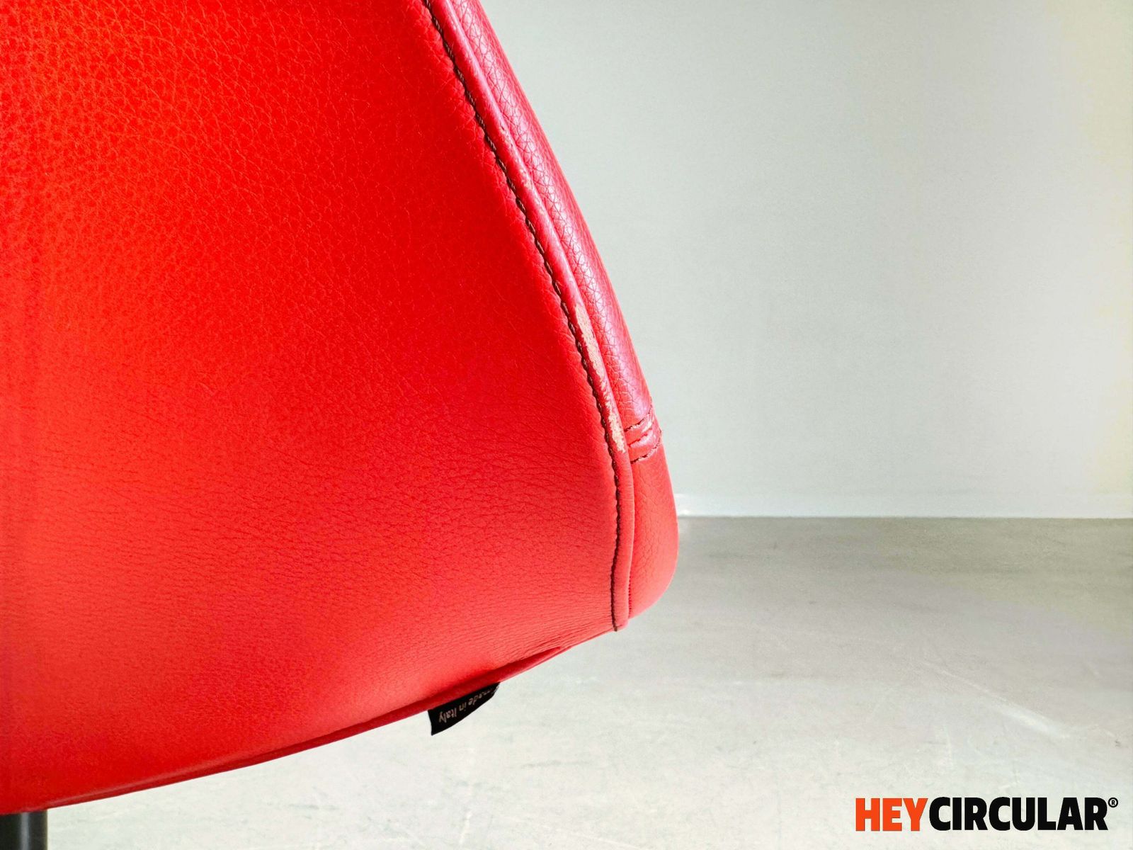 Original Moroso Armchair Leather Red Patricia Urquiola Swivel photo vinterior