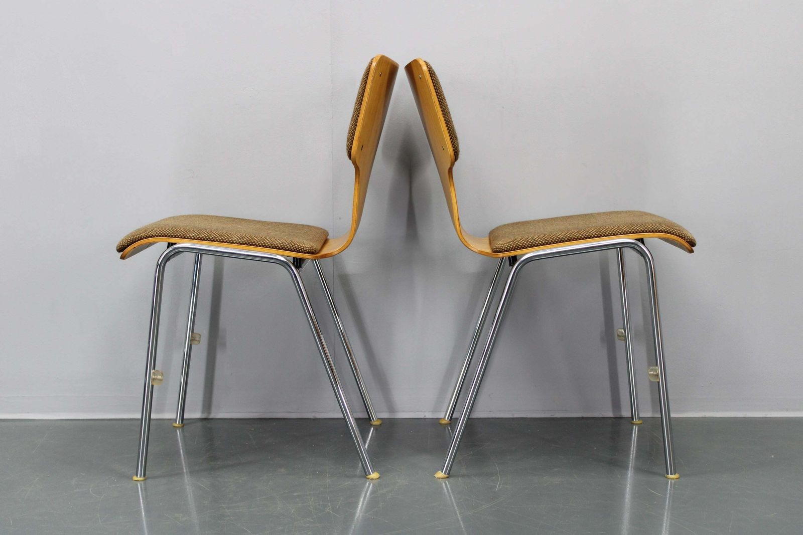 photo vintage 1970s Set Of Four Plywood Chairs With Fabric Upholstery , Germany