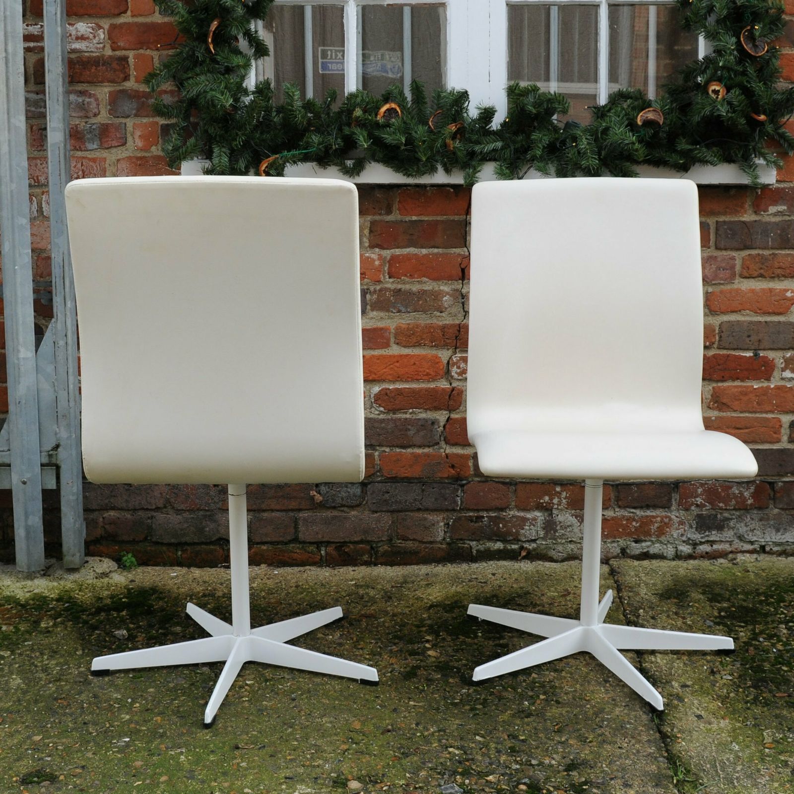 photo vintage 'Oxford' Swivel Chairs In White By Arne Jacobsen For Fritz Hansen, 1965, Set Of 4