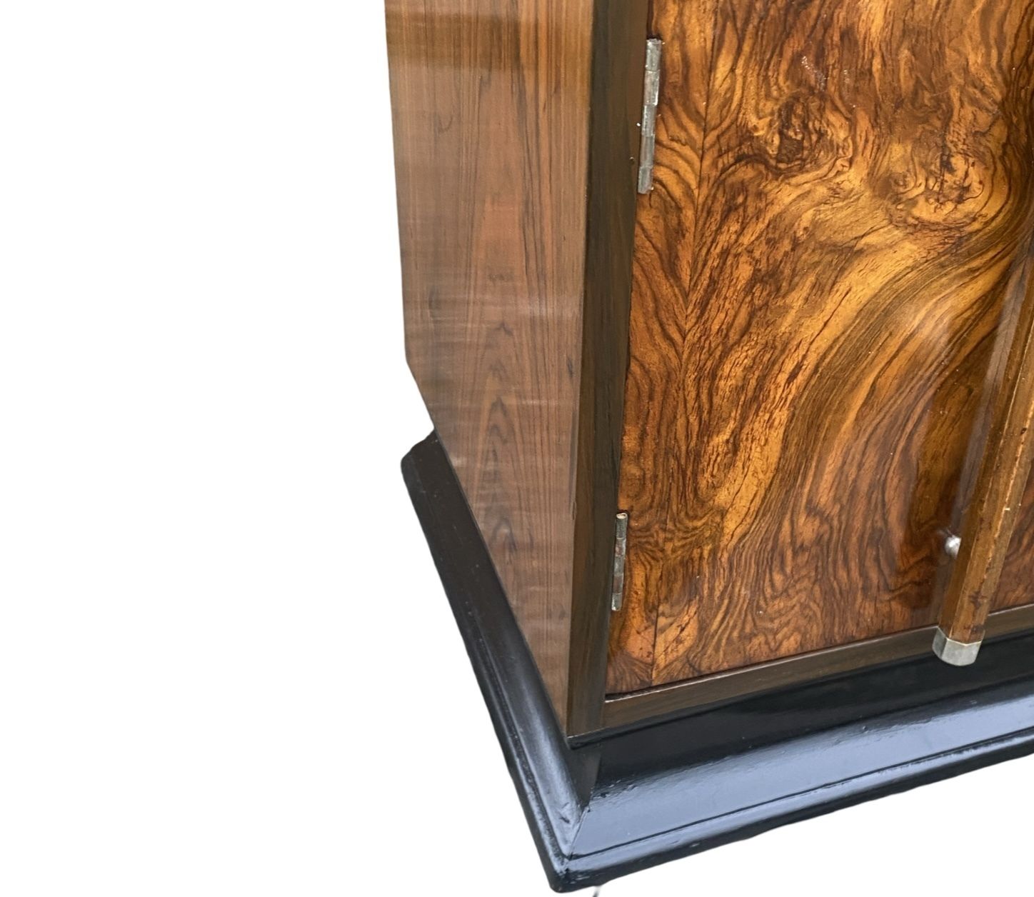 Pair Of Matching Figured Walnut Bedside Cabinets photo vinterior