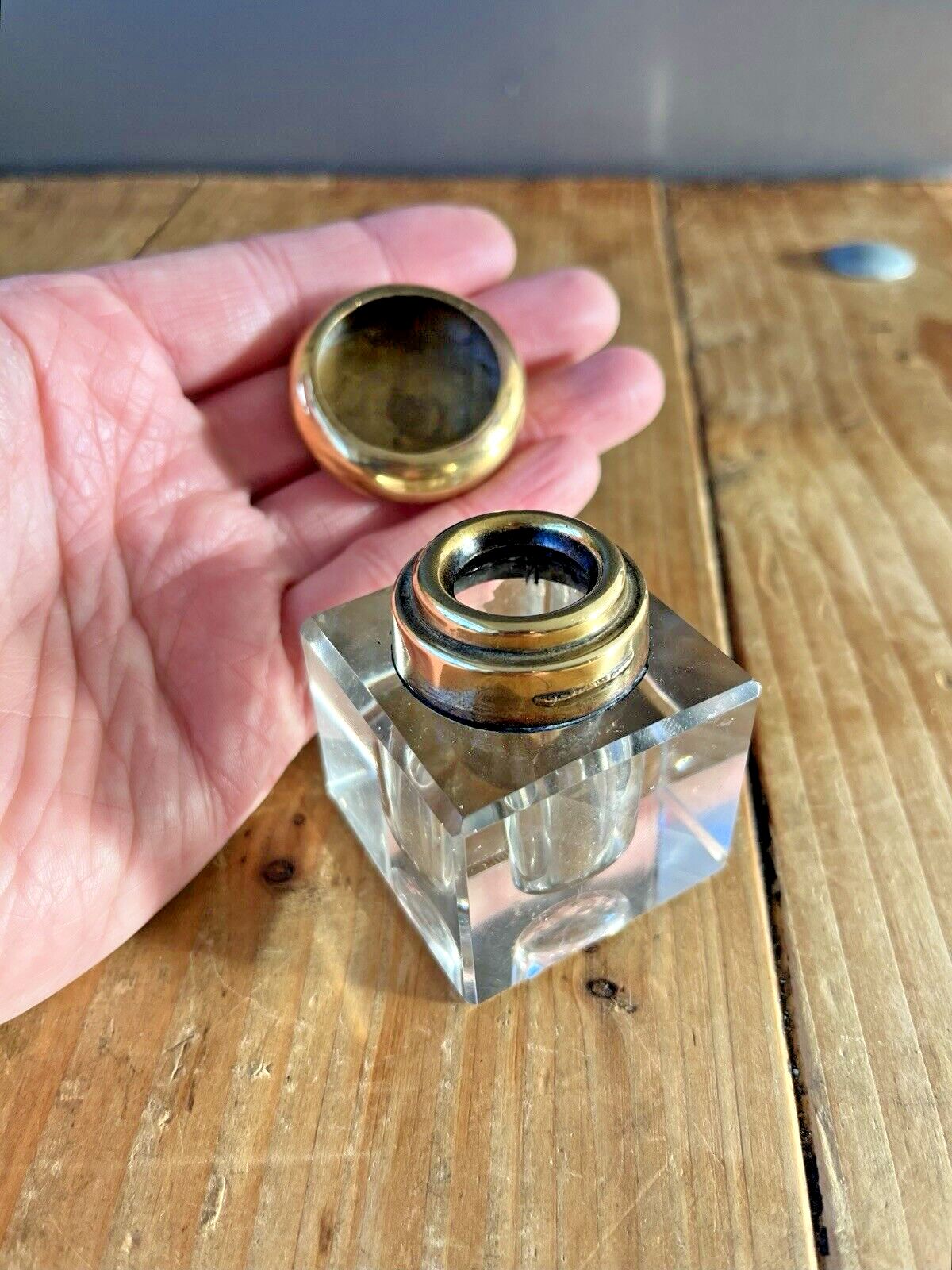 photo vintage Antique Art Nouveau Jugendstil Brass Inkwell & Glass Liner Pot German Austrian