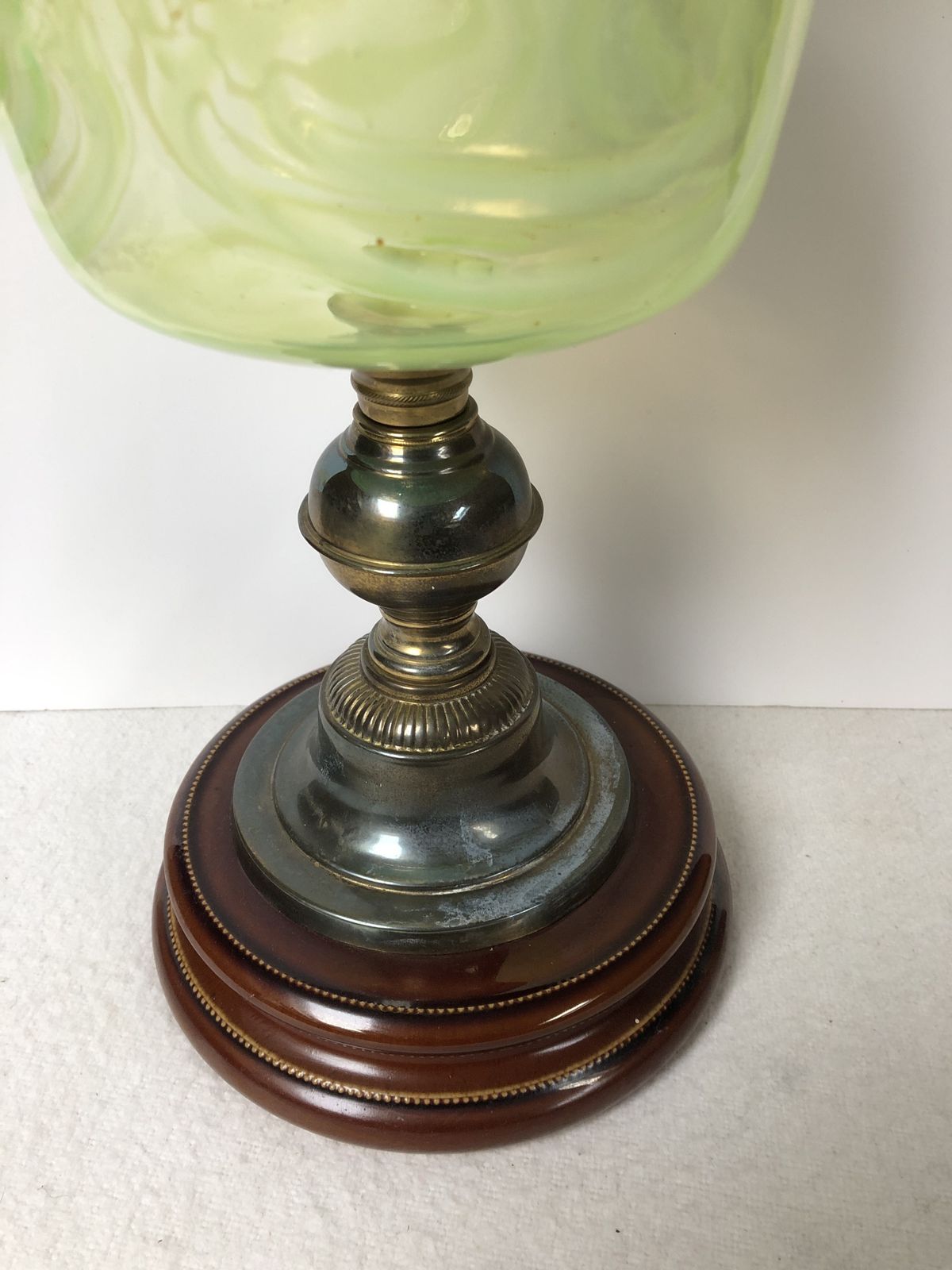 Rare Victorian Yellow Vaseline Glass Oil Lamp photo vinterior