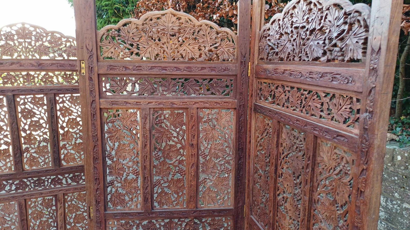 photo furniture Vintage 1970s/80s Handcrafted Hardwood Vanity Screen Room Divider With Intricate Grapevine Carvings