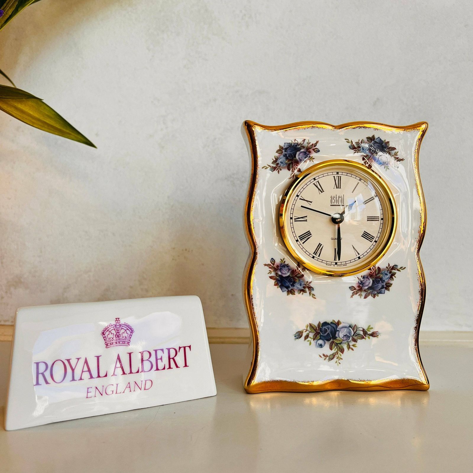 Original Royal Albert Moonlight Rose, Quartz Clock, Bone China Porcelain, Made In England photo furniture