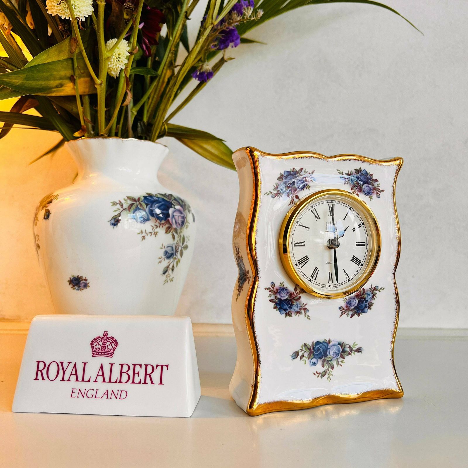 Original Royal Albert Moonlight Rose, Quartz Clock, Bone China Porcelain, Made In England photo Home Decor