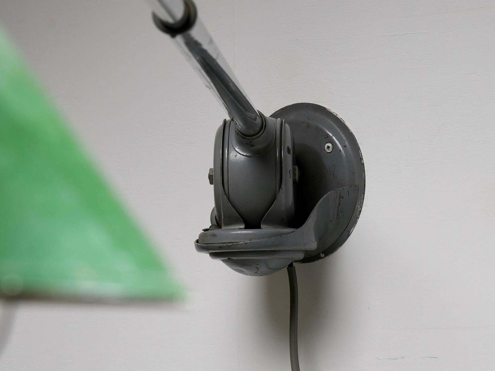 photo furniture Vroege Versie Johan Petterson Triplex Lamp Met Groene Kap, Zweden, Jaren 1930