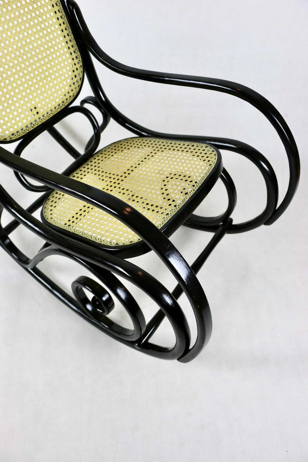 556.0 Thonet Rocking Chair, Original Black 70s   Very Good Condition photo