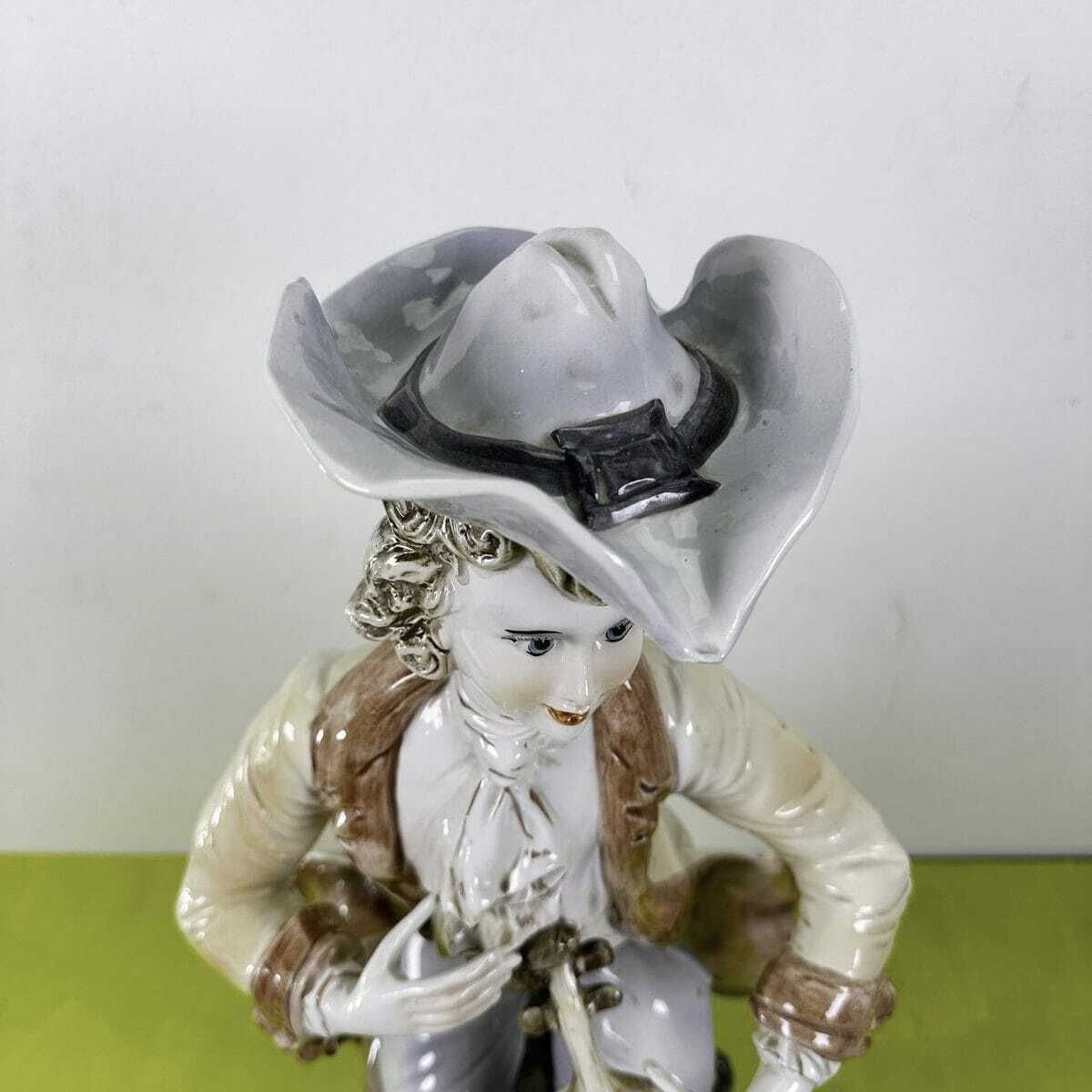 Capodimonte Ceramic Statue, Violinist photo vinterior