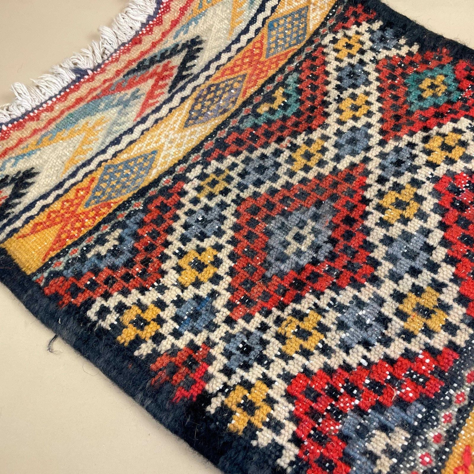Antique Woven Rug Carpet Mat Rectangle Wool Vintage Pattern Woven Floor Mat Handmade Textile Patterned Pattern Small Furniture photo vinterior