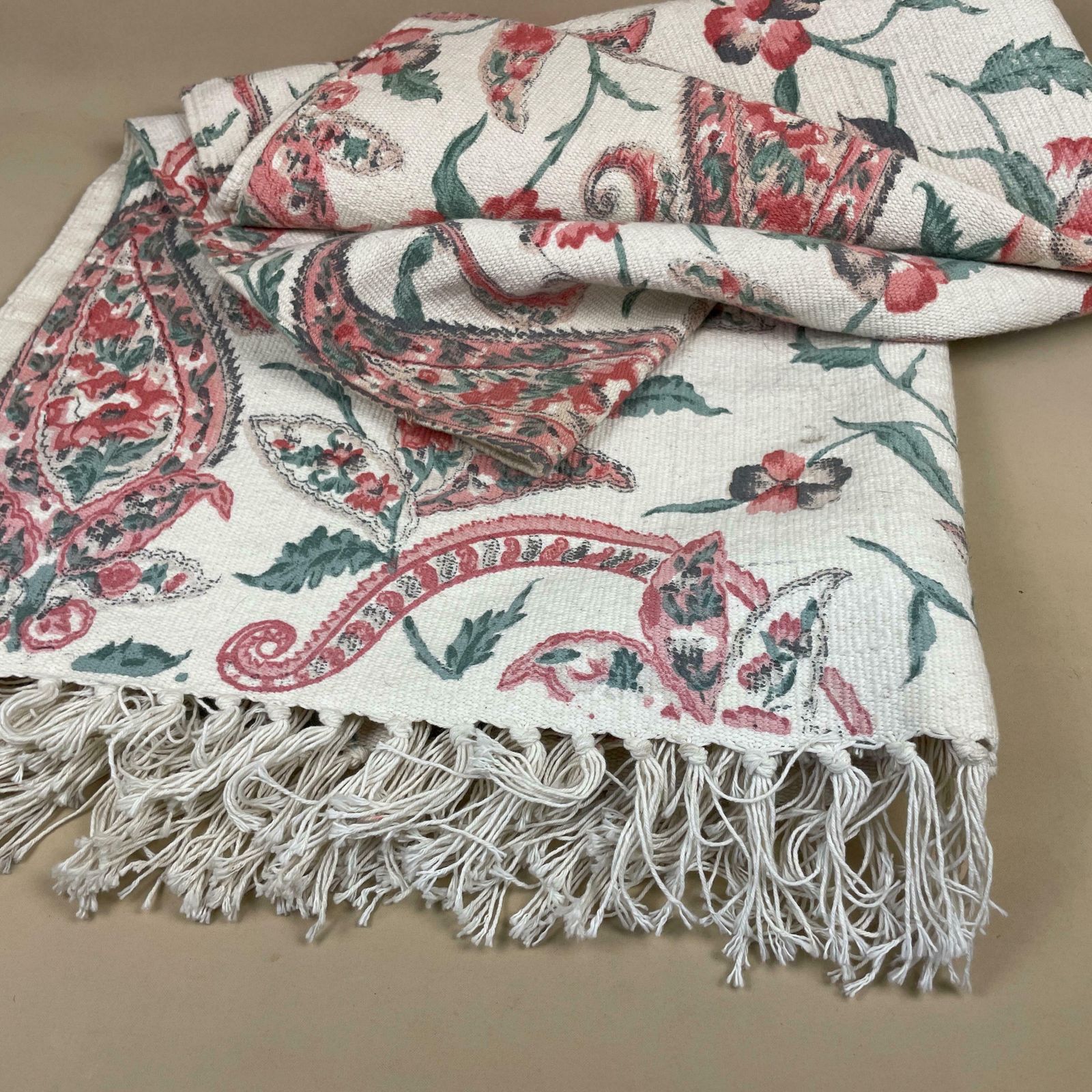 Vintage Fabric Throw Blanket Paisley Patterntassel Hand Printed Pink Antique Patterned Pattern Tassels Sofa Woven Cottage photo vinterior