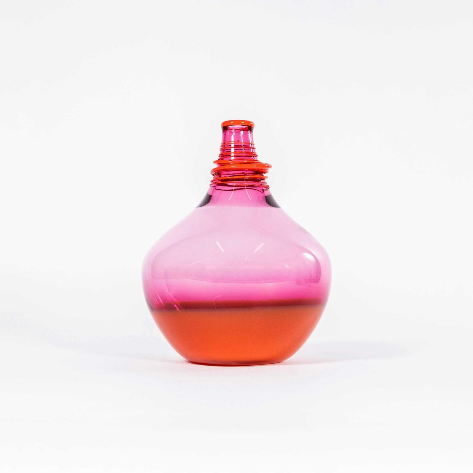 Contemporary Mouthblown Vessel Wide Fire – Jahday Ford photo 930.0