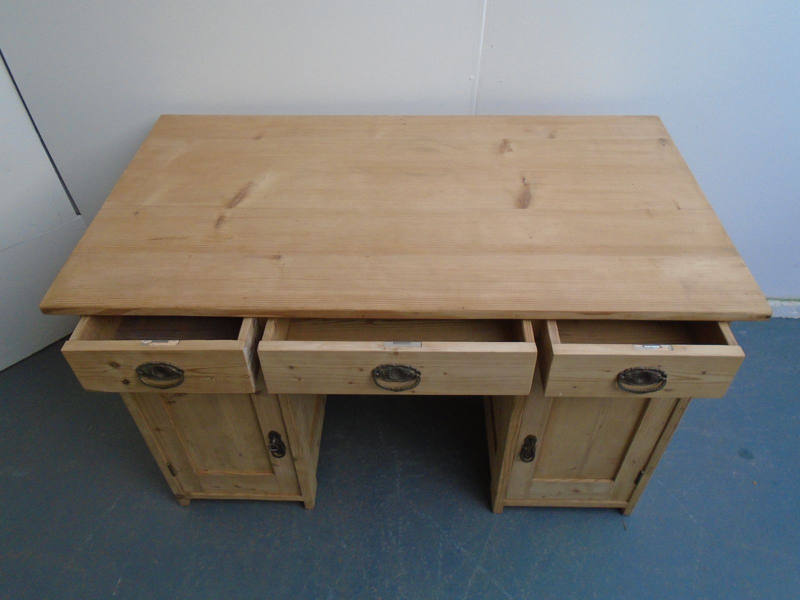 A Large Pine Panelled Victorian Office Desk To Paint / Wax photo Furniture