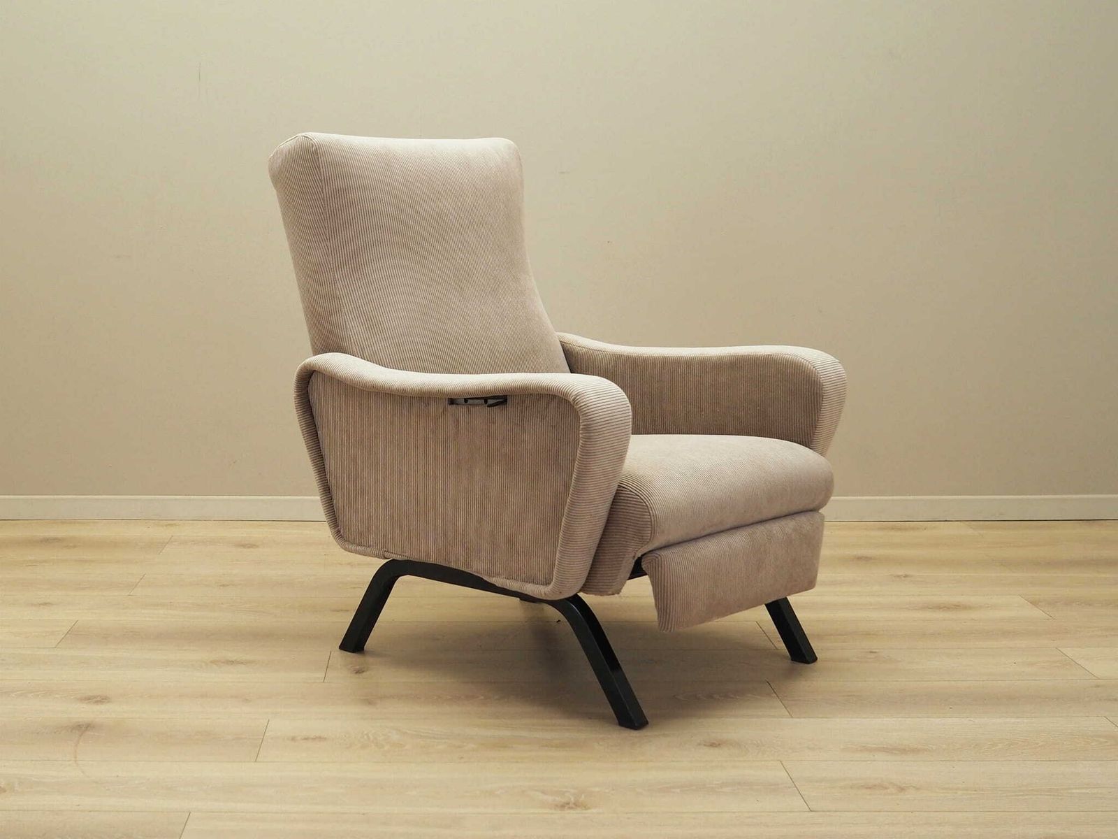 Adjustable Armchair, Italian Design, 1970s, Production: Italy photo Furniture