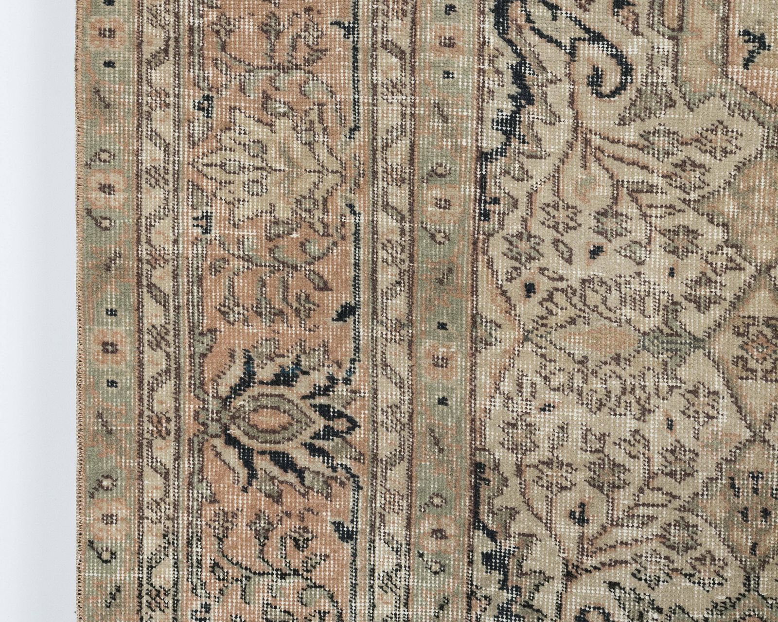 Vintage Rug, Unique Turkish Rug, Low Pile Rug, Anatolian Rug, Neutral Rug, Living Room Rug, Antique Rug,Oushak Rug, Entryway Rug, A4073 photo vinterior