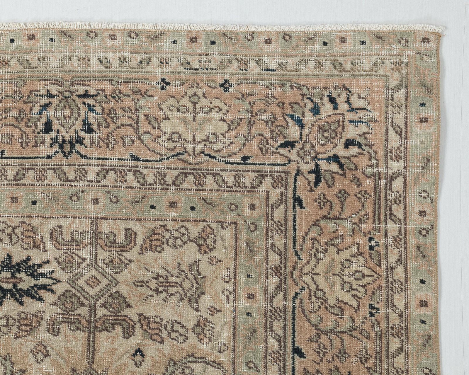 Vintage Rug, Unique Turkish Rug, Low Pile Rug, Anatolian Rug, Neutral Rug, Living Room Rug, Antique Rug,Oushak Rug, Entryway Rug, A4073 photo vintage