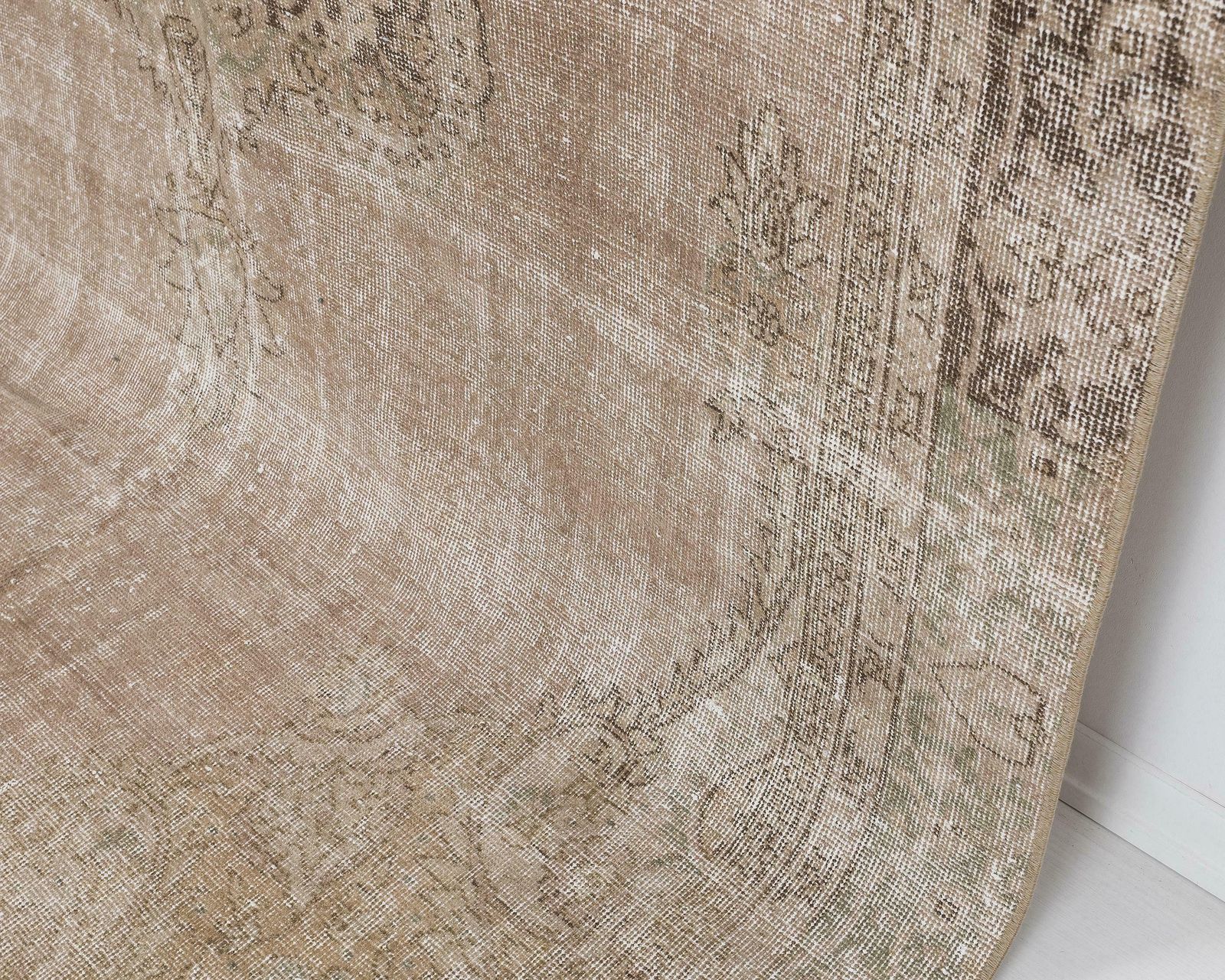 6x9 Turkish Rug, Neutral Vintage Rug, Antique Handmade Rug, Oushak Rug, Anatolian Rug, Low Pile Rug, Living Room Rug,Old Rug,Area Ru photo vinterior