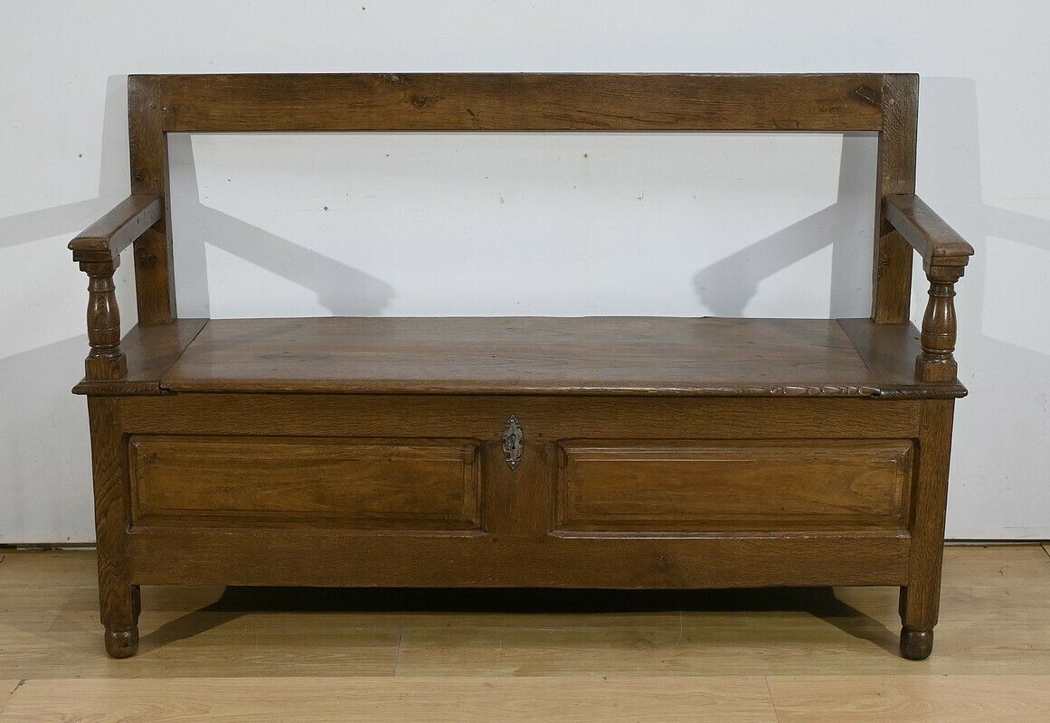 Solid Oak Landing Chest Bench – 1920 photo for sale