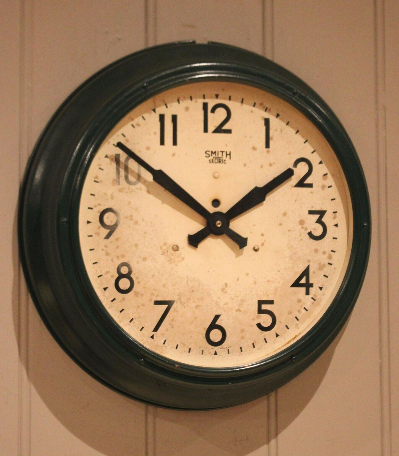 Original Green Metal Wall Clock photo Home Decor