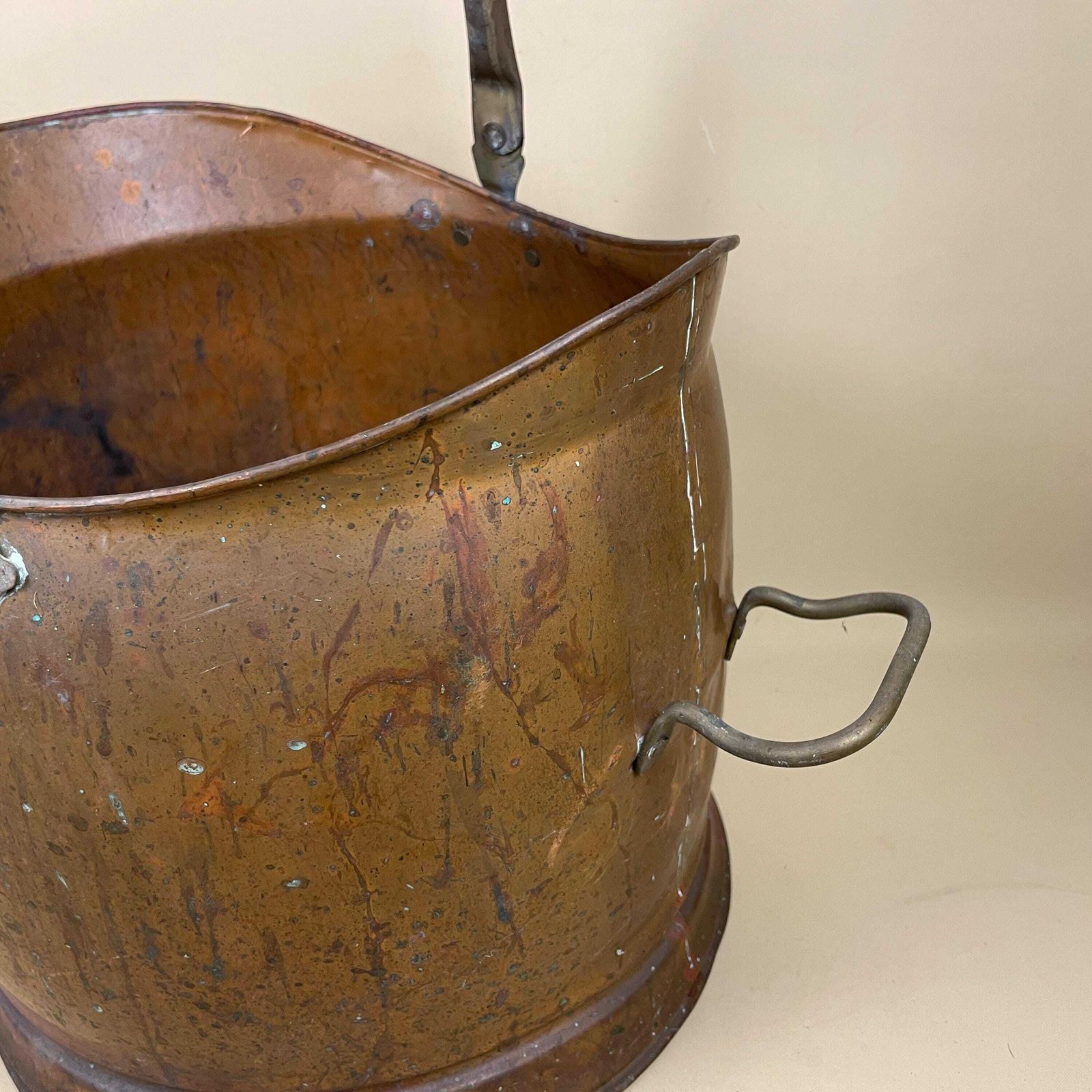 Antique Metal Copper Coal Bucket Handle Fireshide Fire Side Scuttle Log Helmet Farmhouse Cottage Aged Patina Vintage Fireplace Ornate photo Home Fixtures