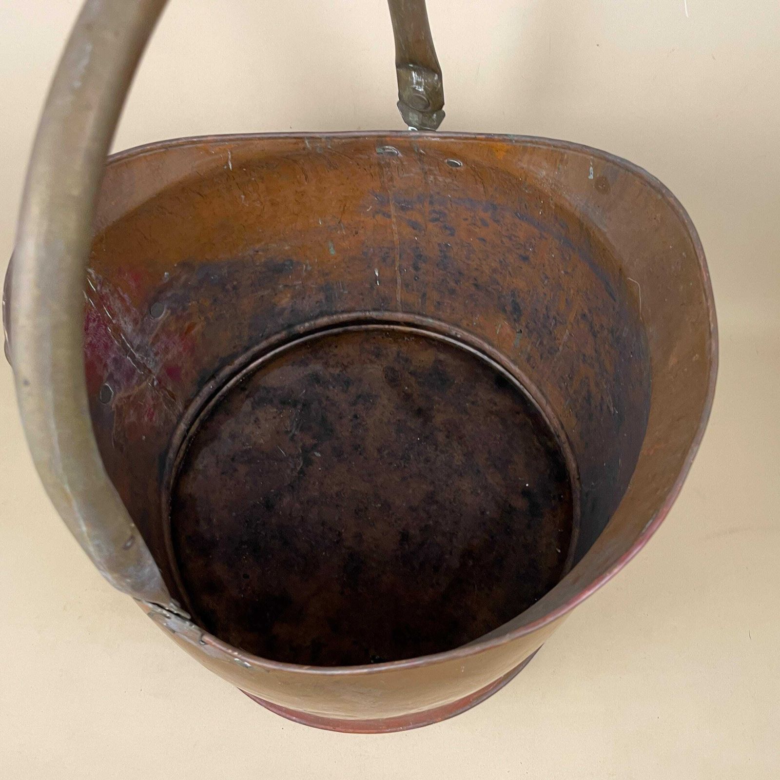 Antique Metal Copper Coal Bucket Handle Fireshide Fire Side Scuttle Log Helmet Farmhouse Cottage Aged Patina Vintage Fireplace Ornate photo vintage