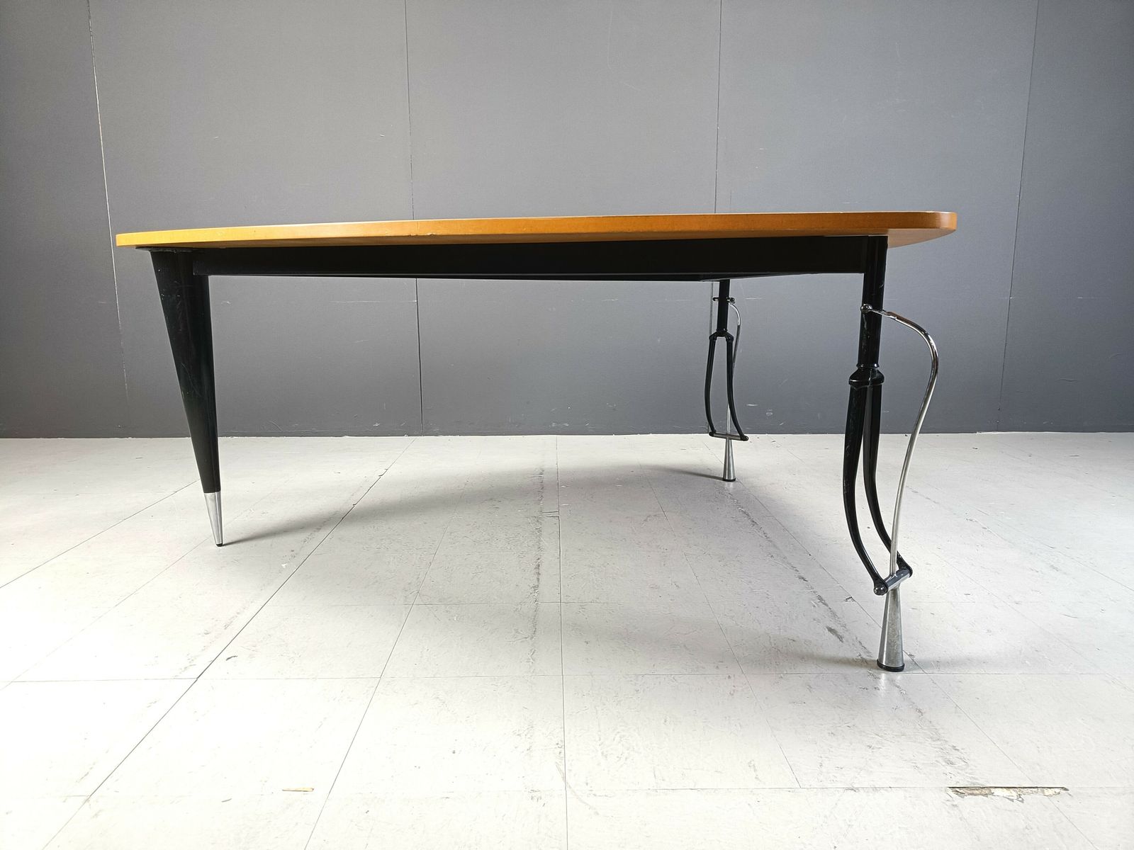 Perry King & Santiago Miranda For Akaba Dining Table ‘La Vuelta’   1980s photo furniture