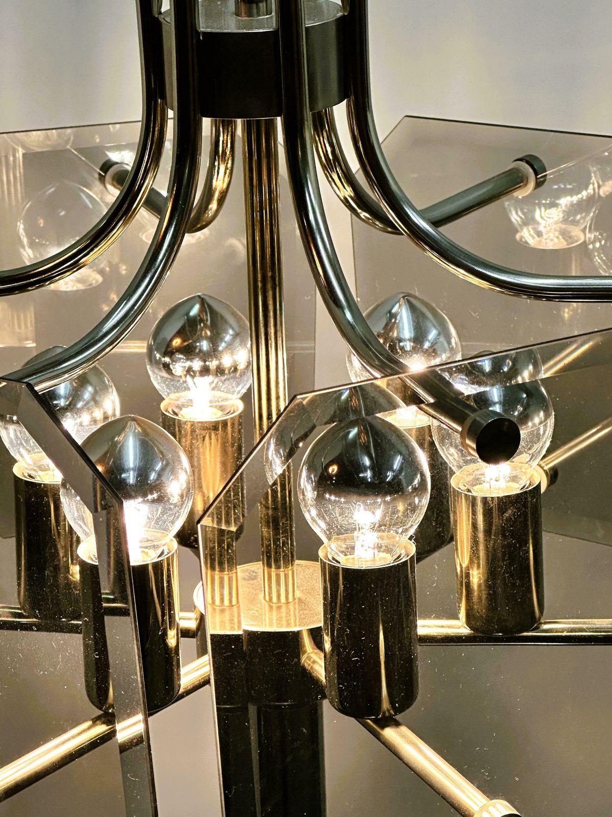 Luigi Colani Chromen Vloerlamp Uit De Jaren 70. photo vinterior