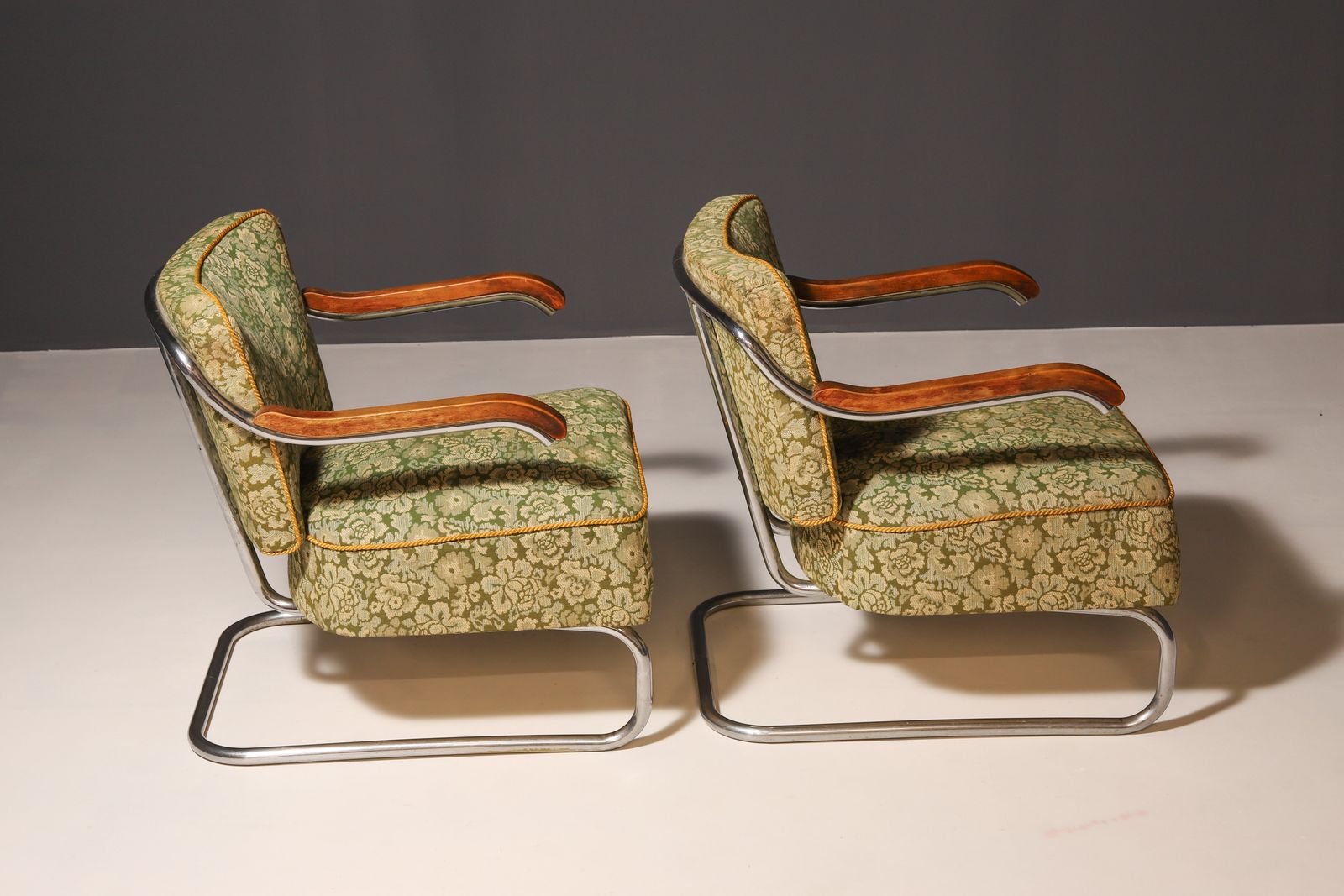 Pair Of Cantilever Tubular Steel Armchairs For Kovona, Czechoslovakia, 1950’s photo vinterior