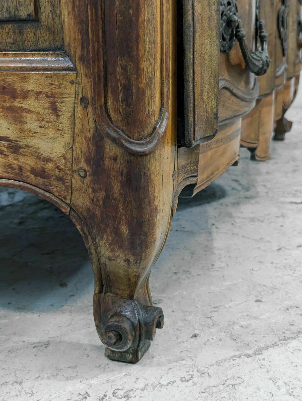 photo for sale Curved Crossbow Chest Of Drawers In Walnut From The 18th Century