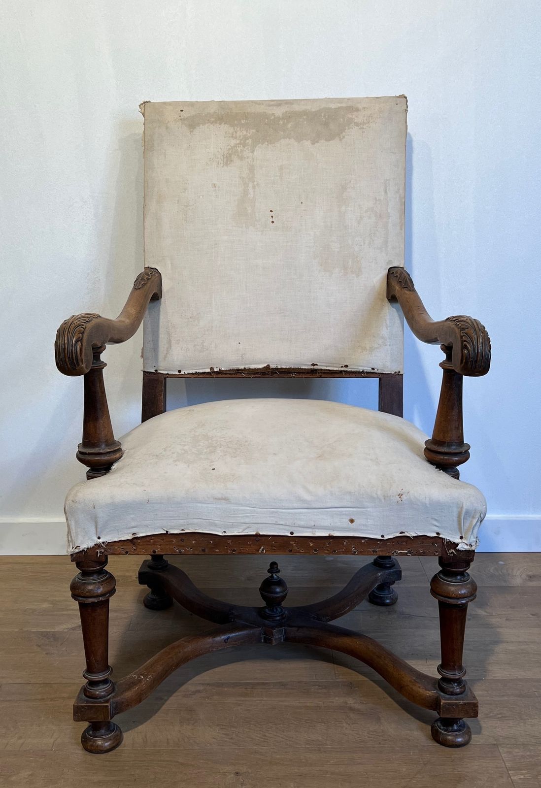 photo vinterior Pair Of Louis XIII Style High Back Walnut Armchairs