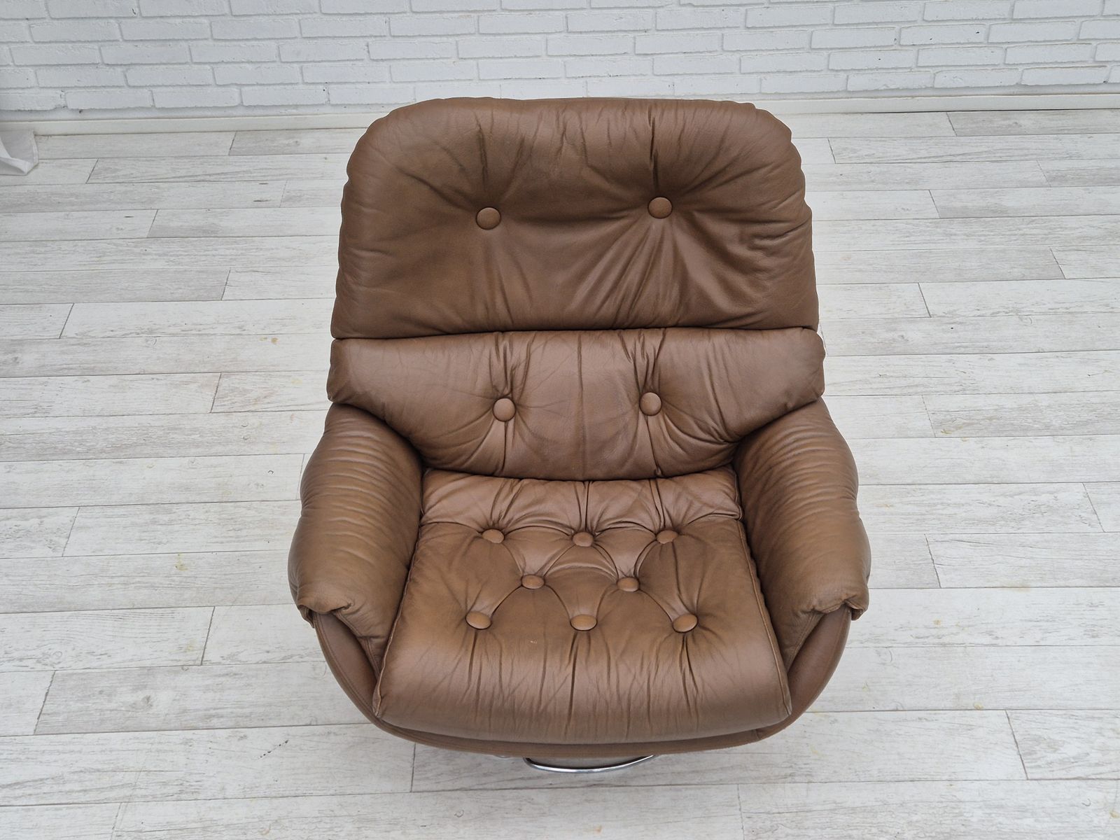 photo furniture 1970s, Scandinavian Swivel Chair, Original Condition, Brown Furniture Leather.