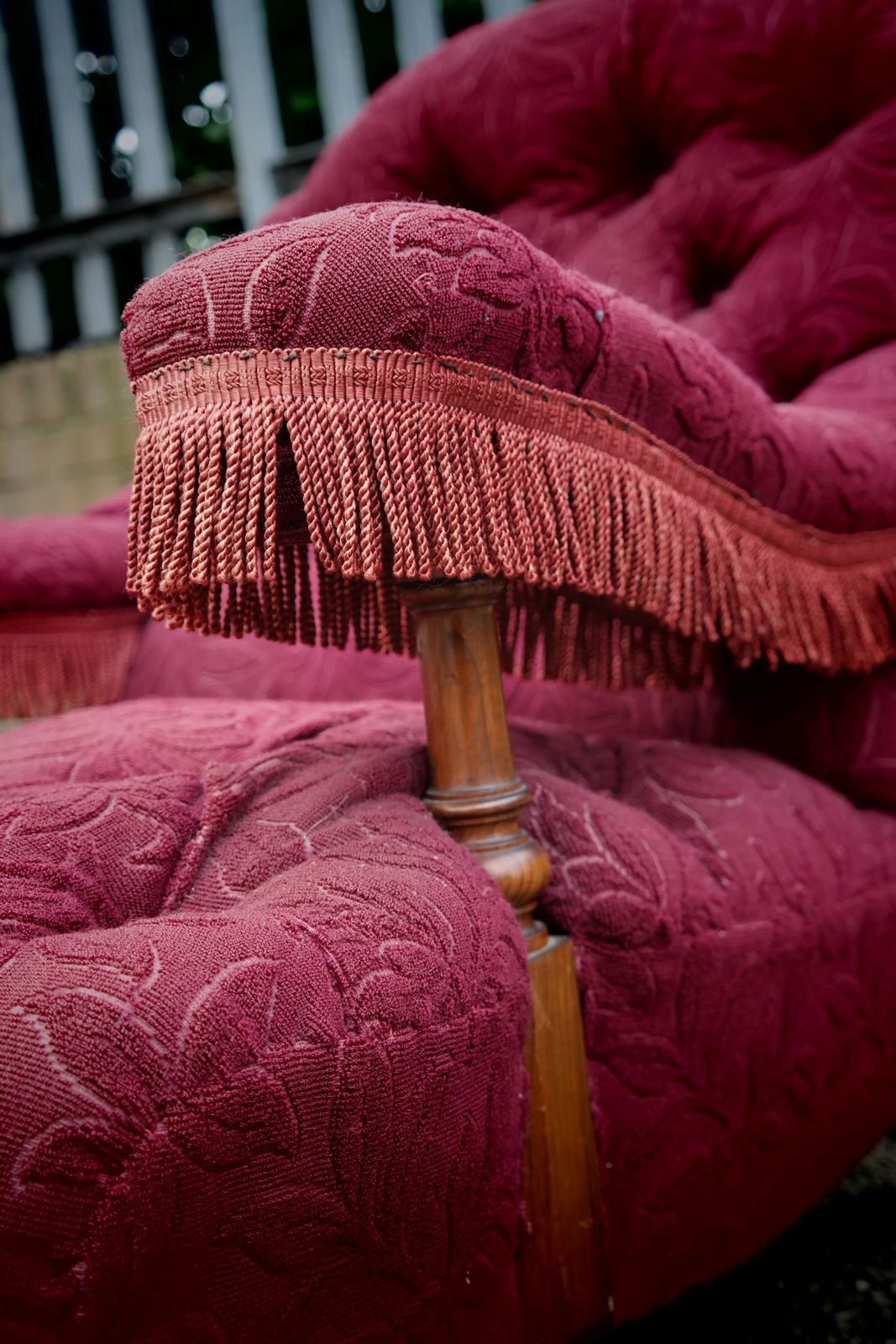 A Howard & Sons Buttoned Open Armchair In Heavy Burgundy Fabric photo vinterior