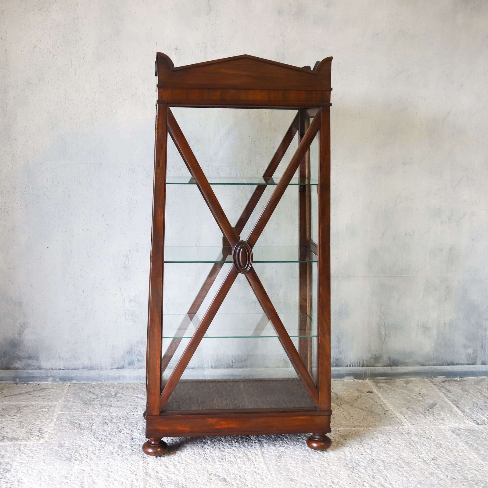photo vinterior Mid Century Mahogany Display Cabinet In The William IV Style