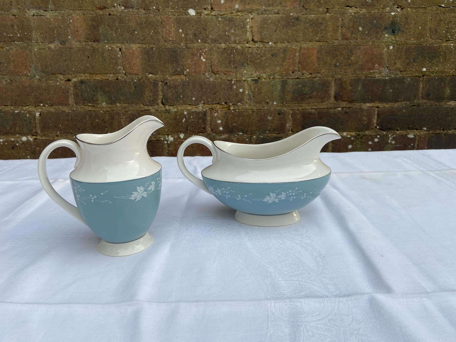 Mid Century Reflection Royal Doulton Dinner Service   83 Pieces   Vgc   Blue Grey Floral Pattern With White photo vinterior