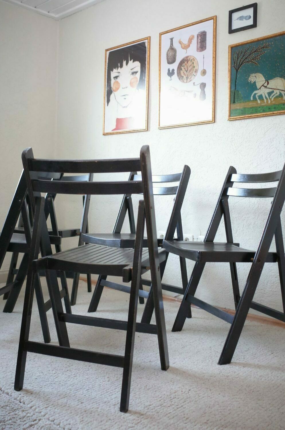photo vintage 5 Vintage Folding Chairs Painted Black