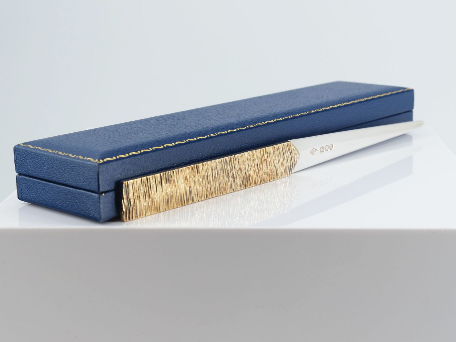 Elizabeth II Sterling Silver & Silver Gilt Letter Knife By Richard Lawrence Geere London 1978 photo for sale