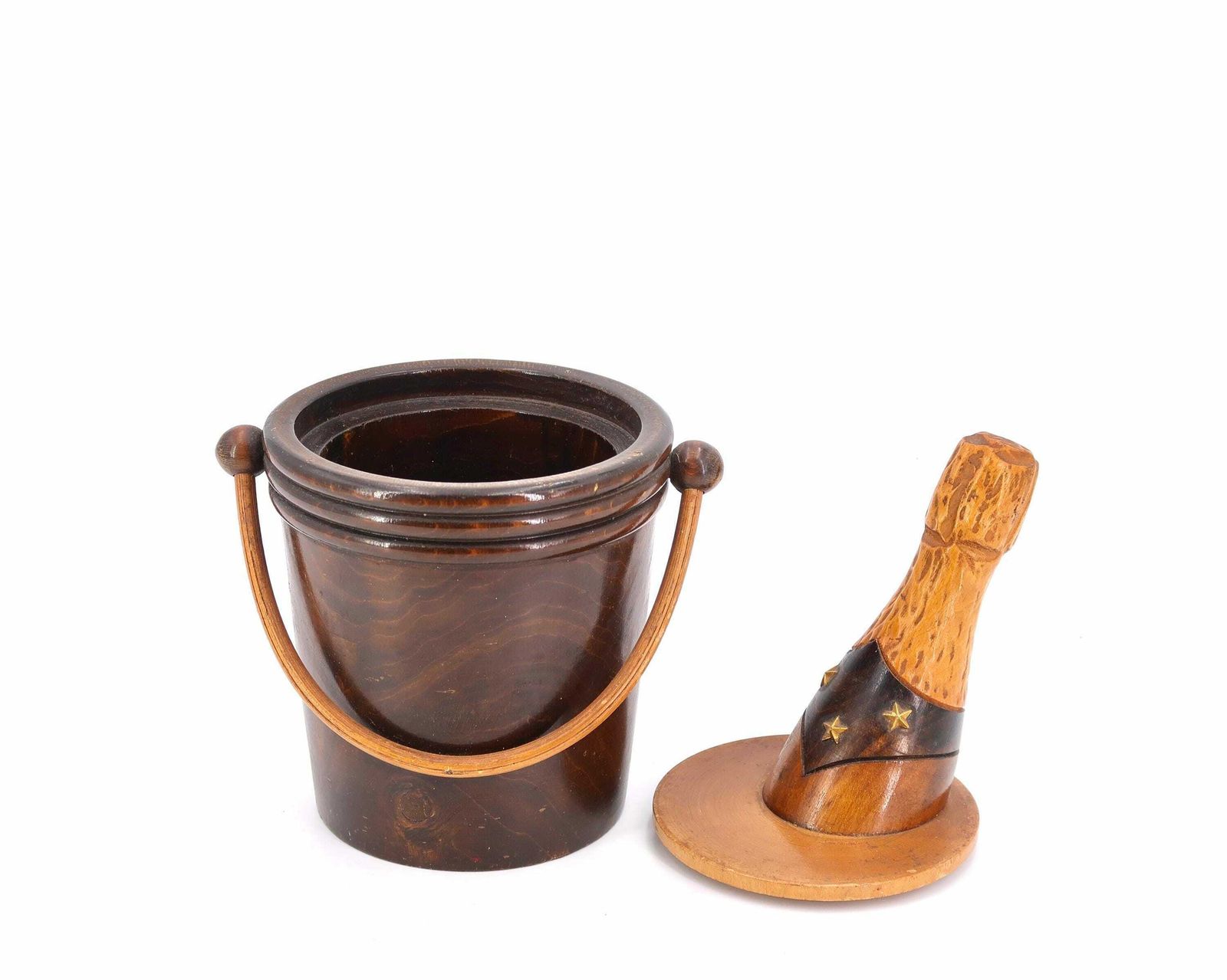 Houten Tabaksdoos In De Vorm Van Een Champagnekoeler Met Fles, Ca. Jaren 1950 / 1970 – Opberger, Trompe L'oeil photo for sale