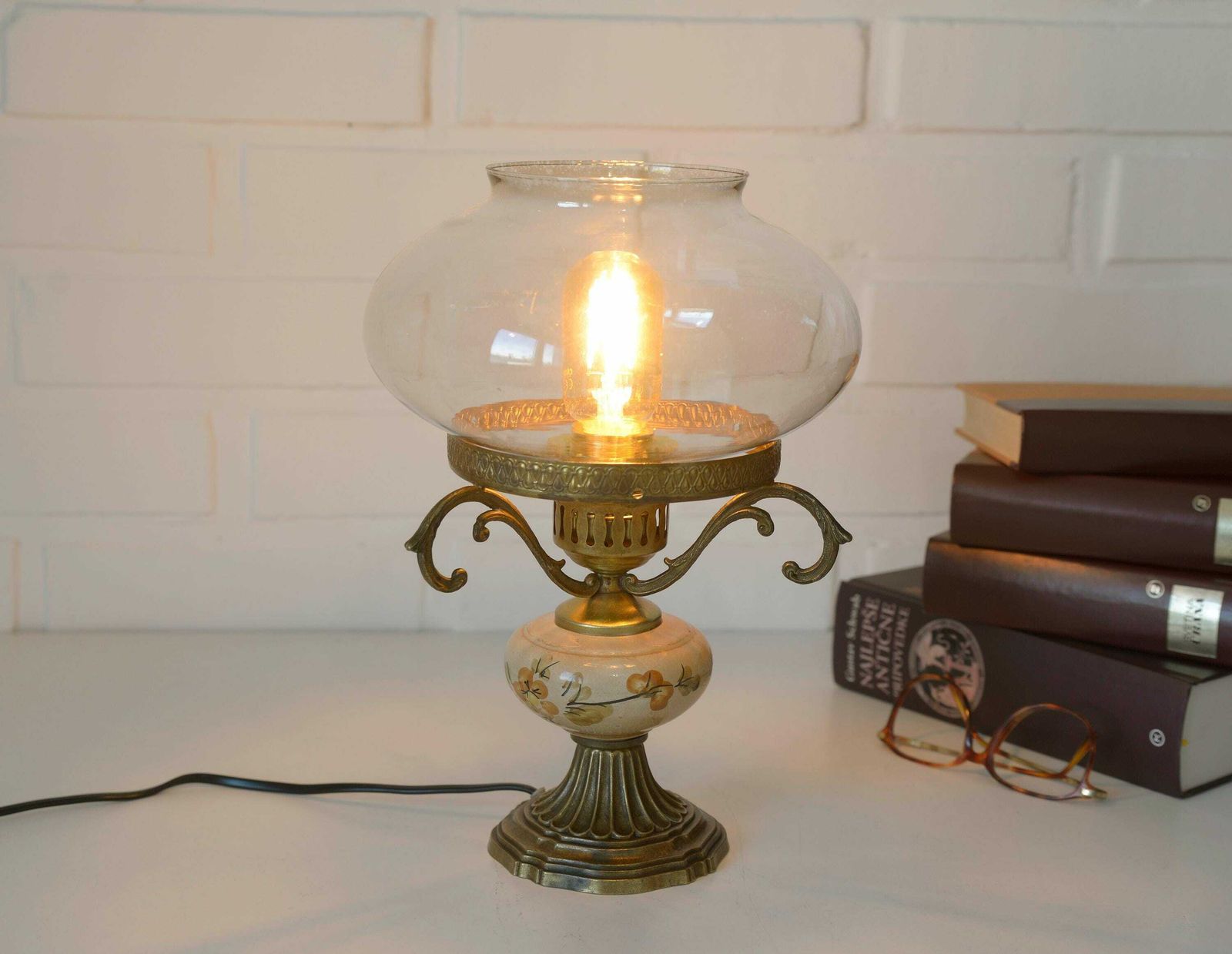Vintage Desk Lamp / French Style / Table Light / Farmhouse Lighting / Brass Lamp / French Country Style Light Fixture / Rustic Bedside Lamp