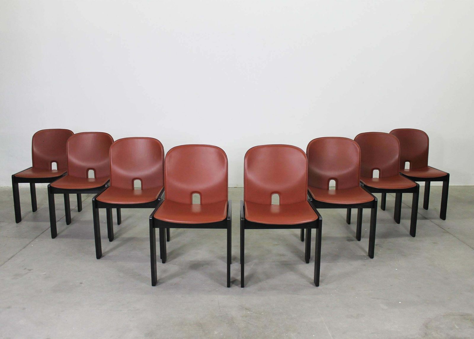Tobia & Afra Scarpa Set Of Eight 121 Chairs In Wood And Leather By Cassina 1970s photo Furniture