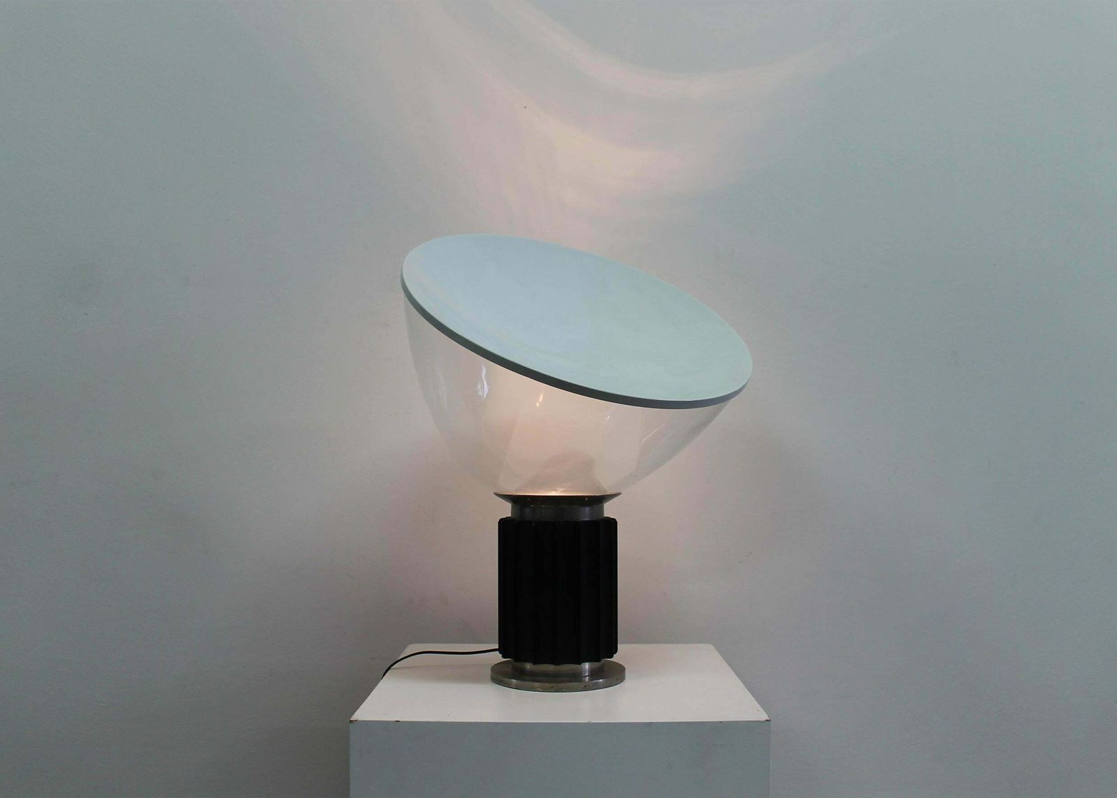 Achille & Pier Giacomo Castiglioni Taccia Black Table Lamp By Flos 1970s photo buy