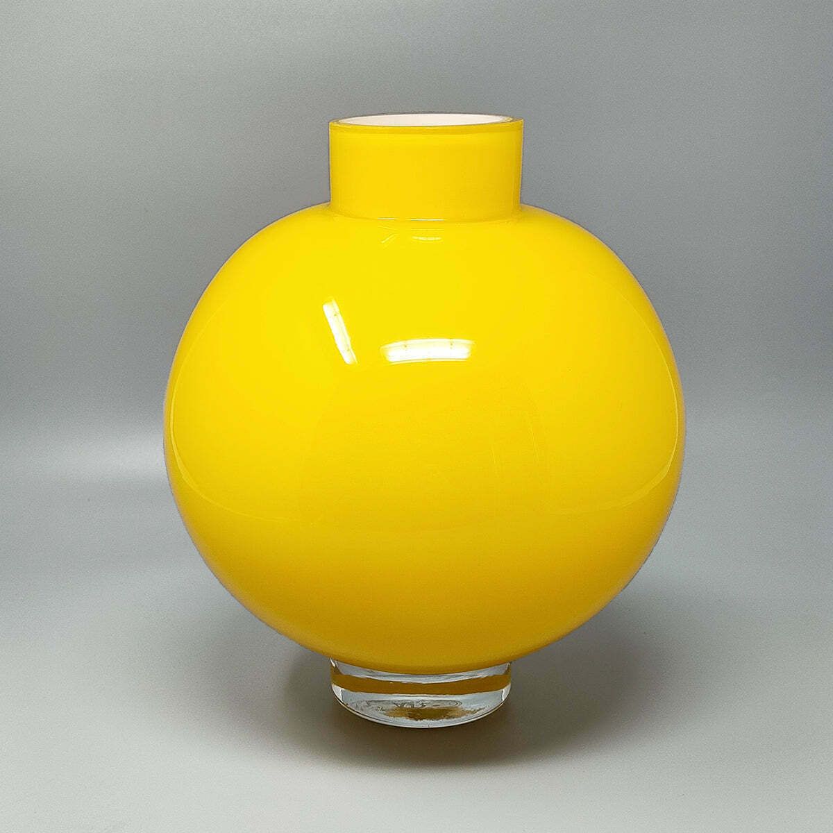 1970s Gorgeous Yellow Vase By Ind. Vetraria Valdarnese. Made In Italy