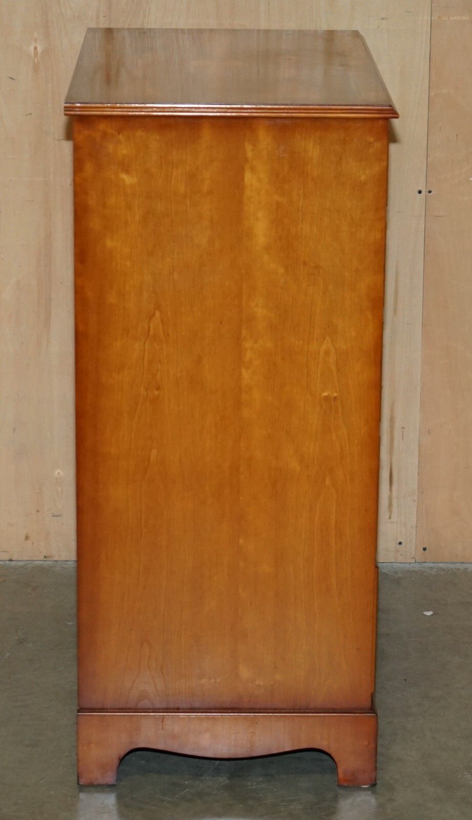 photo furniture Pair Of Very Large 110cm Tall Sheraton Revival Burr Walnut Chests Of Drawers