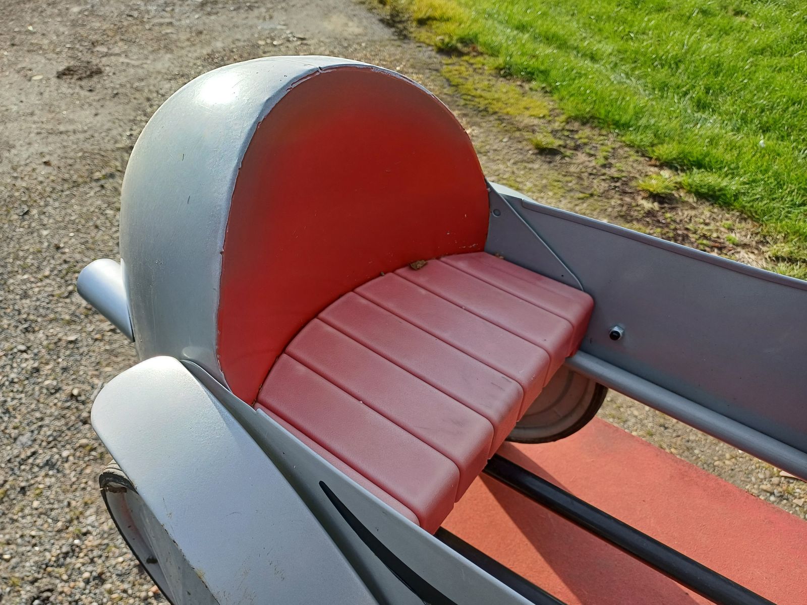 Metal Pedal Car photo vinterior