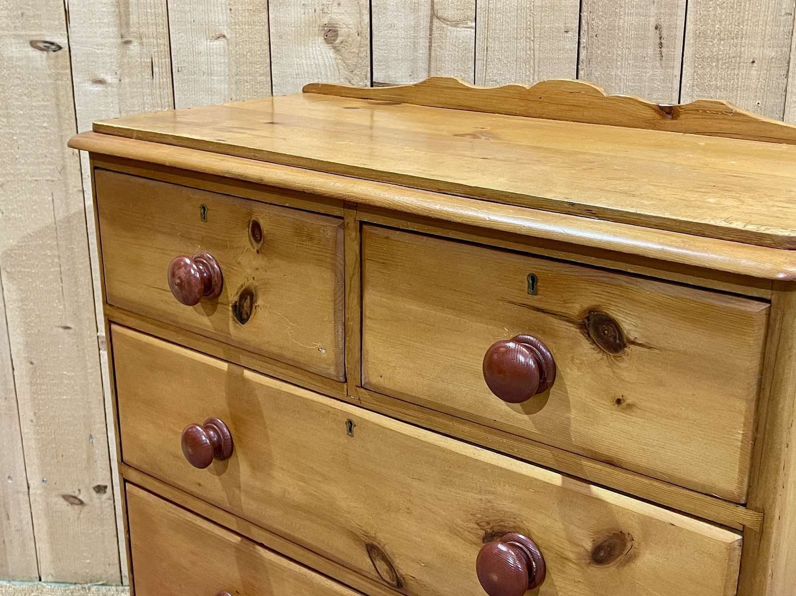 Furniture English Fir Chest Of Drawers From The End Of The 19th Century photo