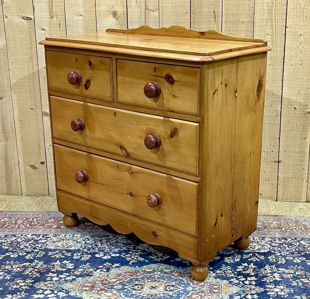1099.0 English Fir Chest Of Drawers From The End Of The 19th Century photo